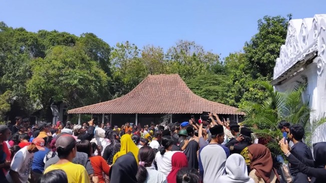 Tradisi Rebo Wekasan. [Instagram]